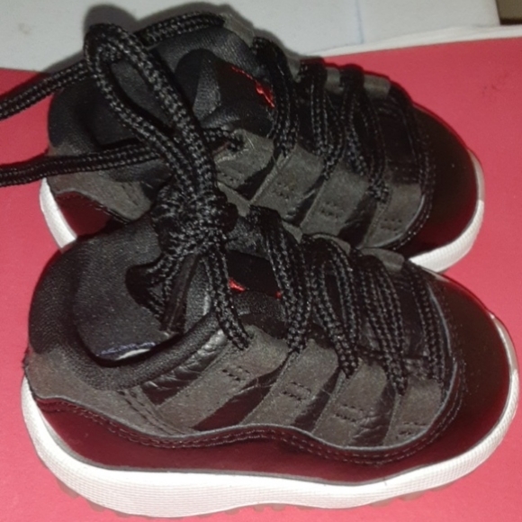 Infant jordans size 3c black and white - Picture 1 of 2